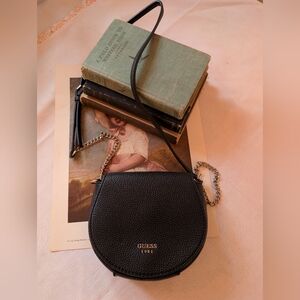 y2k guess black faux pebble leather crossbody purse